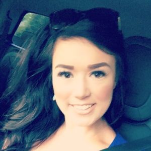 Meet your Posher, Mercédès